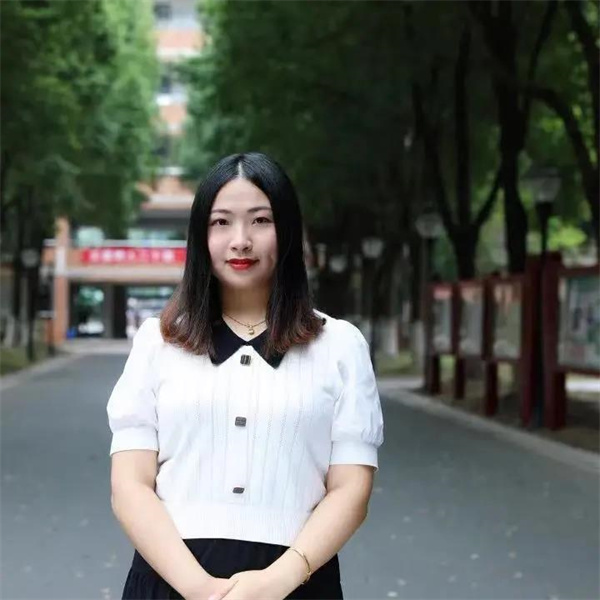 五期张铃.jpg