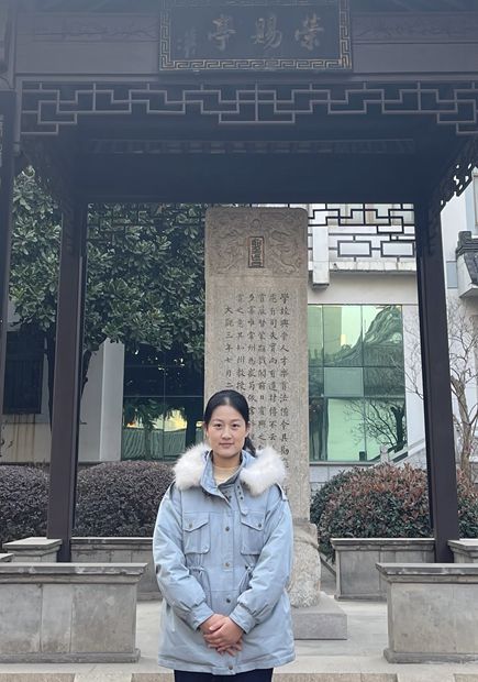 周洁.jpg