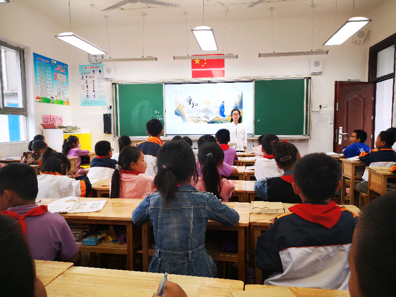 10月重阳节主题班会.jpg