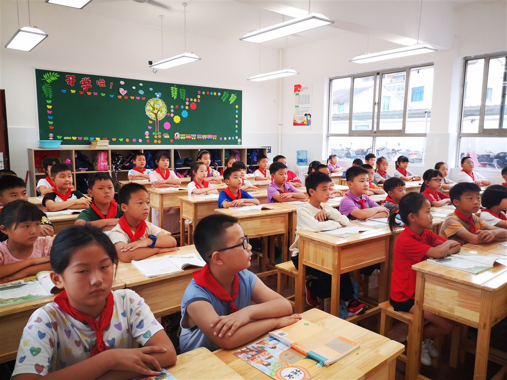 9月孩子们认真学习的模样.jpg
