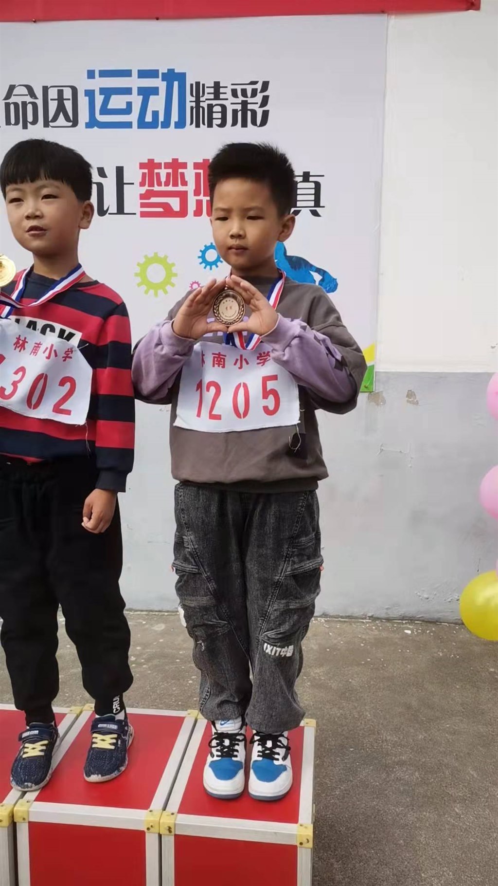1a7f4e77726dbbe3120cebccf4e9bd9.jpg