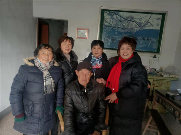 看望金洪清.jpg