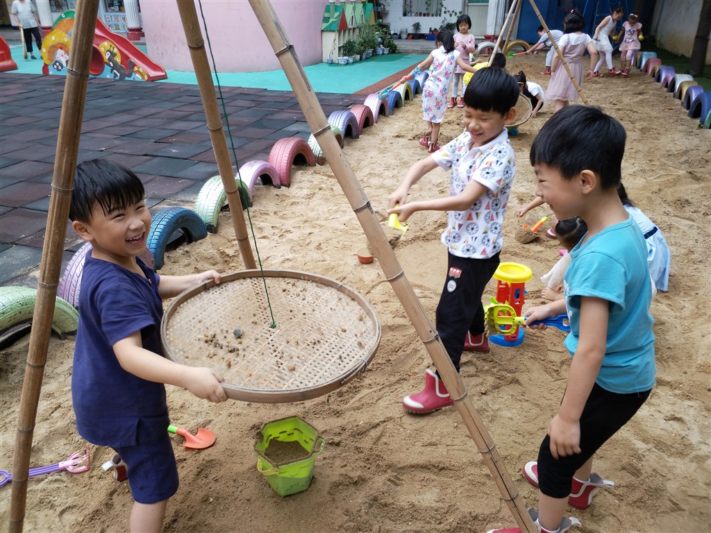 筛出鹅卵石啦！.jpg