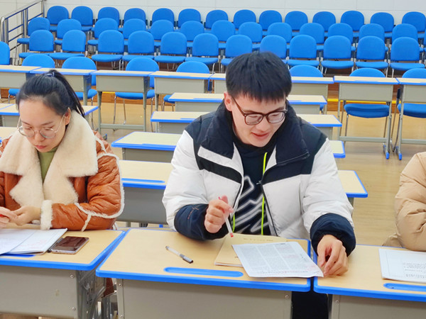 陈可泓.jpg