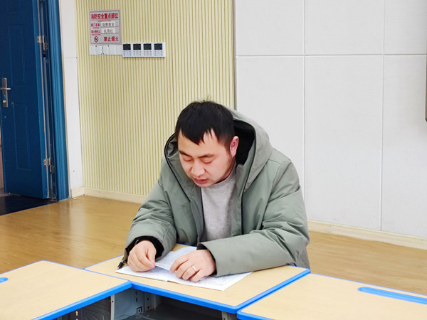 汤云骥.jpg