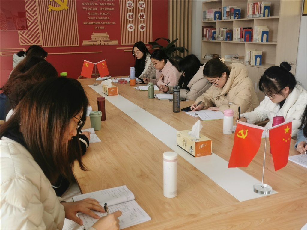 教师1.jpg
