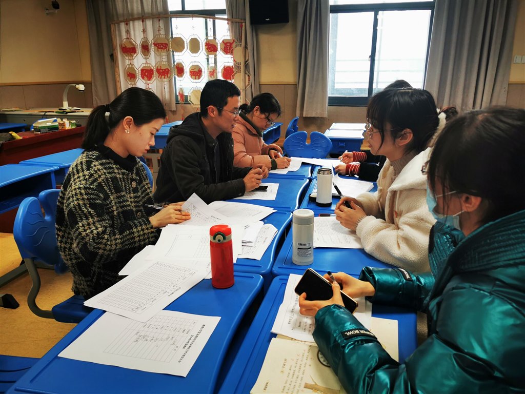 五年级分组会议.jpg