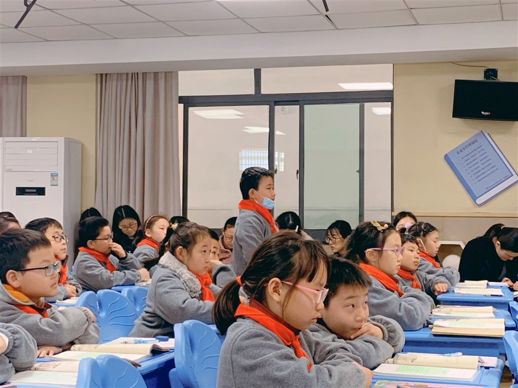 2学生发言.JPG