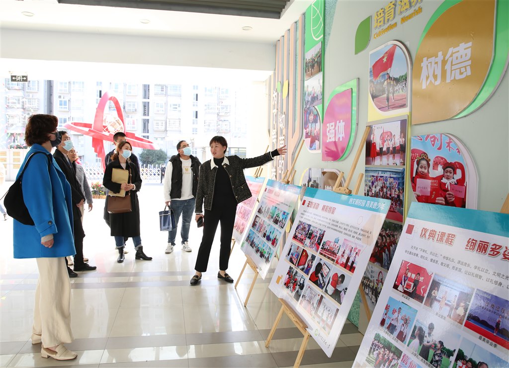 展板00.jpg