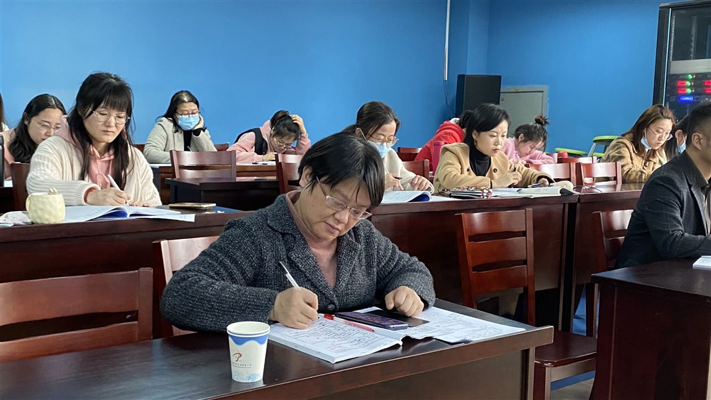 专家4.jpg