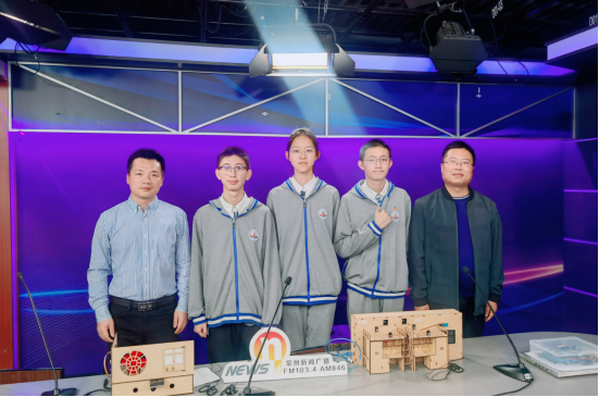 10.13公众号运动会开幕式440.png