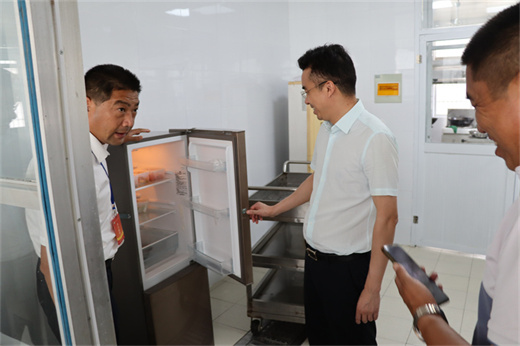 IMG_4555.jpg IMG_4555.jpg