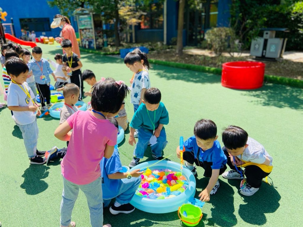 智趣嘉年华,缤纷过六一1.JPG 智趣嘉年华,缤纷过六一1.JPG