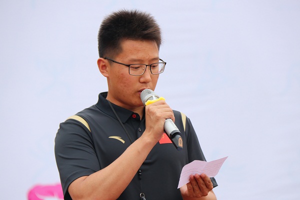 2.4开幕式 裁判员代表夏帅宣誓.JPG