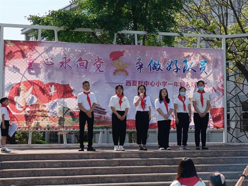 家长代表.jpg 家长代表.jpg