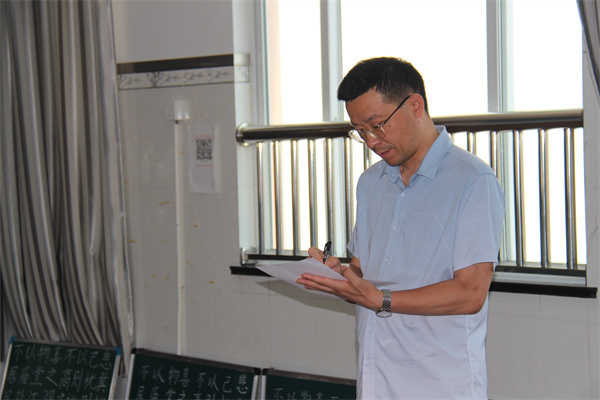 青年教师粉笔字现场书写比赛 (23).jpg