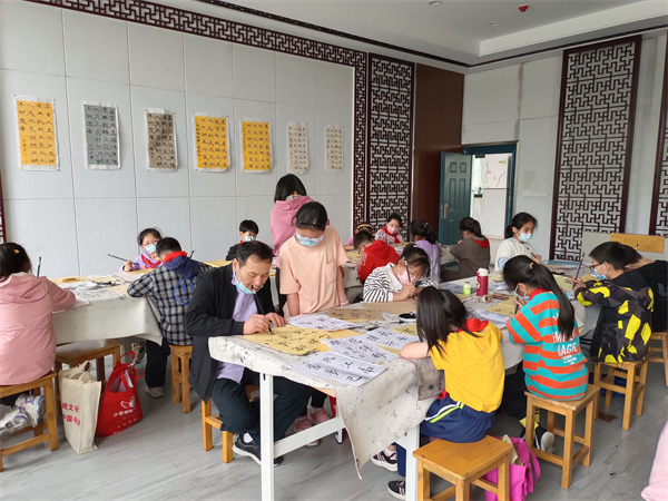 王红梅-1.jpg