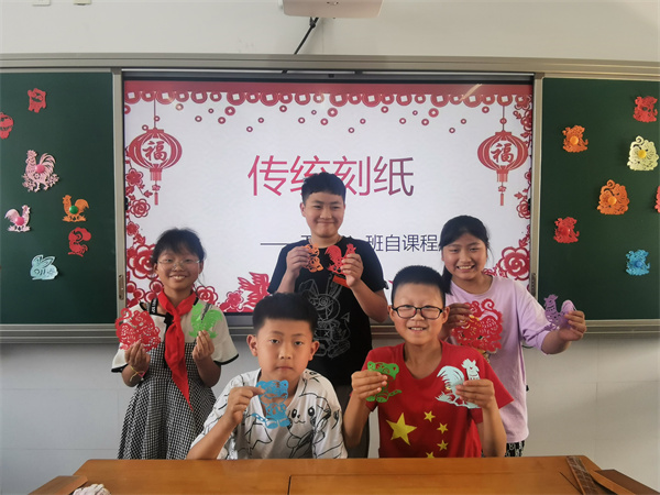五1班传统刻纸-4.jpg