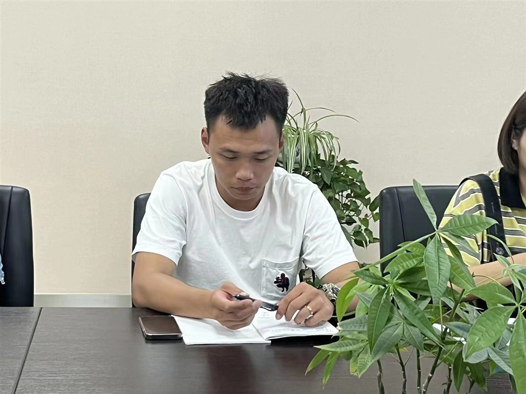 李.jpg