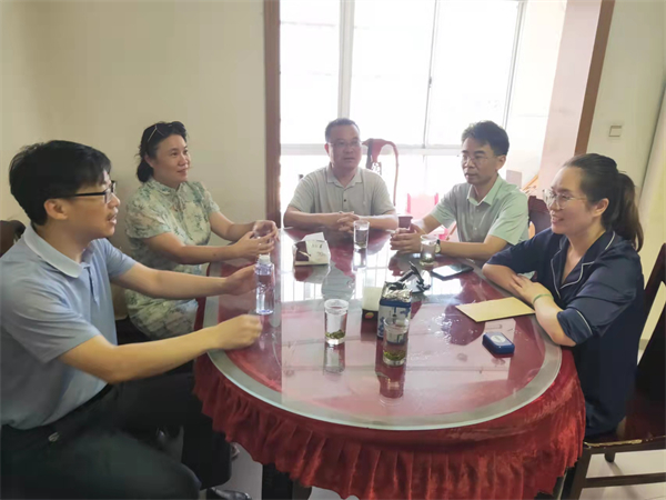 梁凤凤.jpg 梁凤凤.jpg