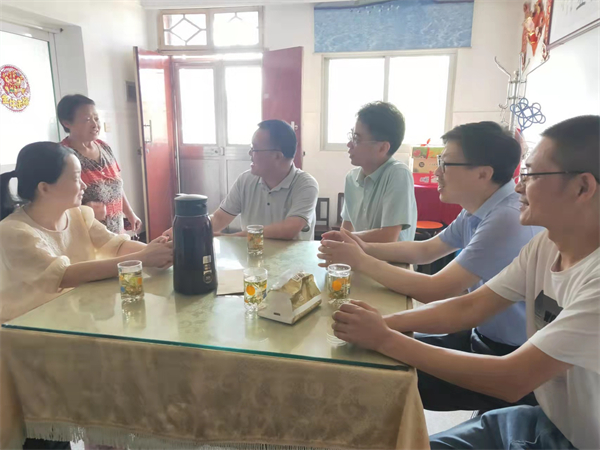 钮小华.jpg 钮小华.jpg