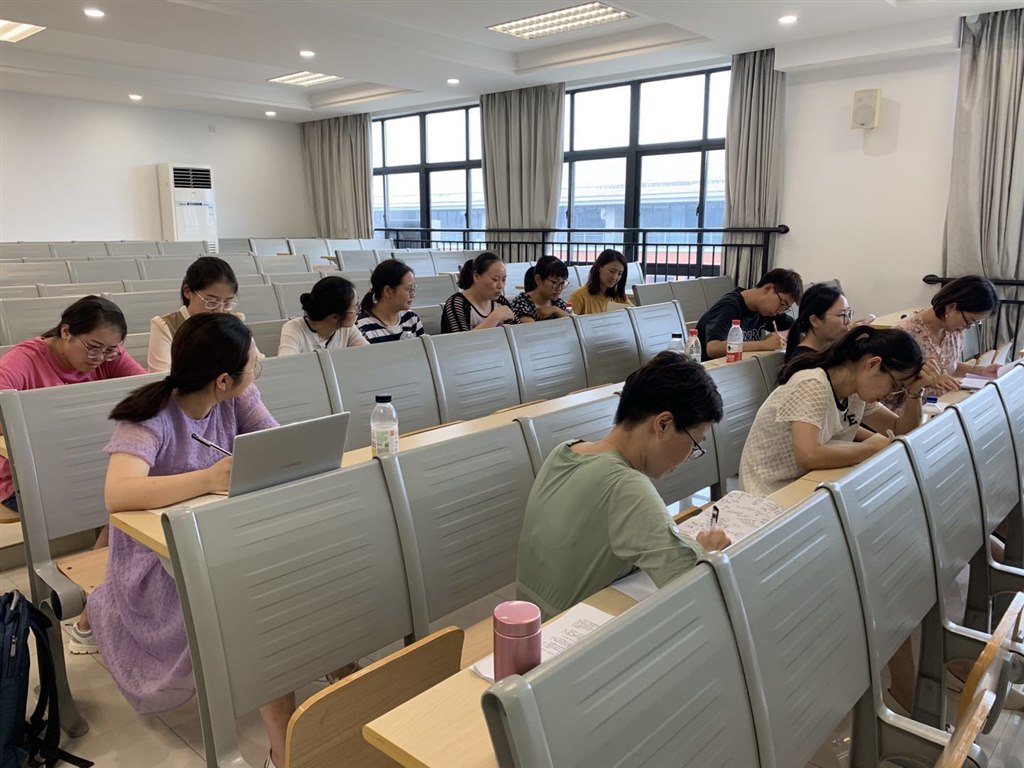 沙龙.jpg