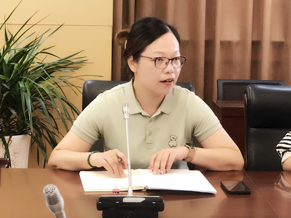 方燕发言_副本.jpg