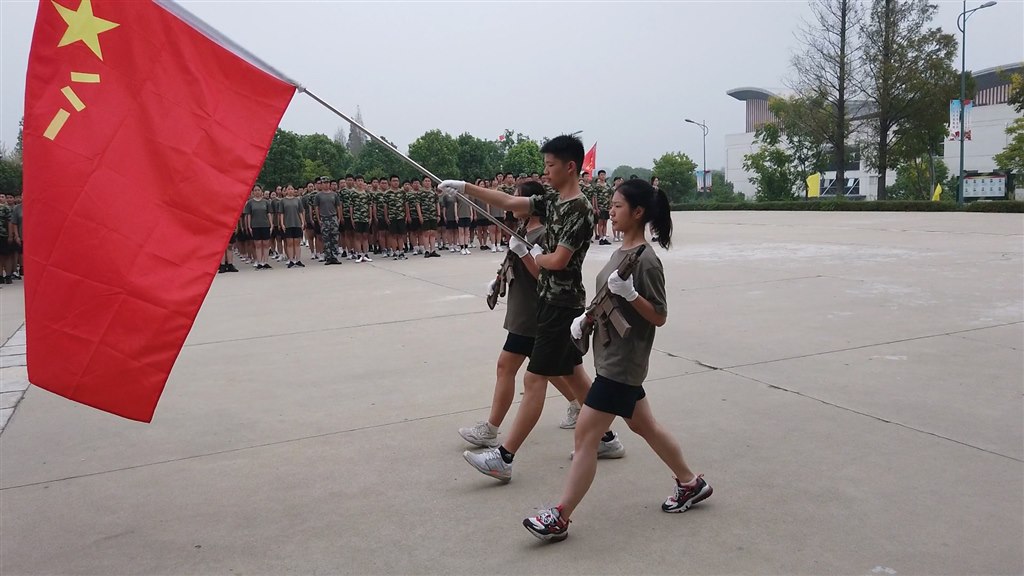 01迎军旗.MP4_20220908_185947.796.jpg