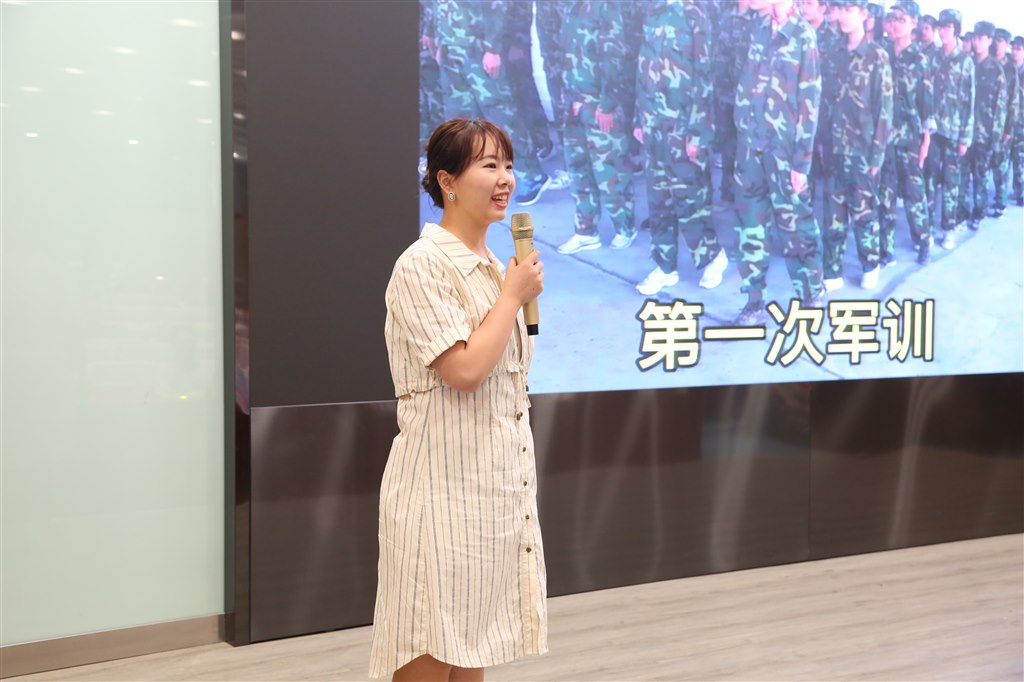 胡梦婕.JPG