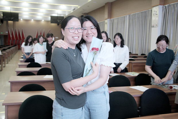 师徒周宏鹰.jpg