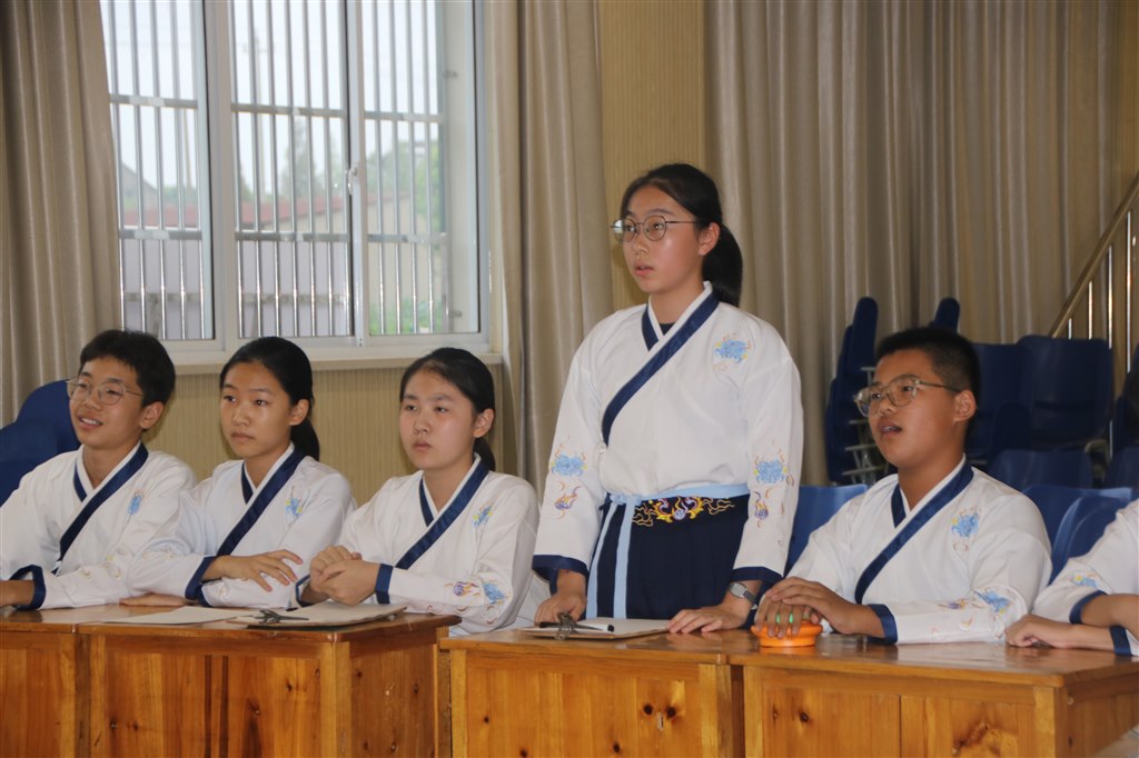 学生2.JPG