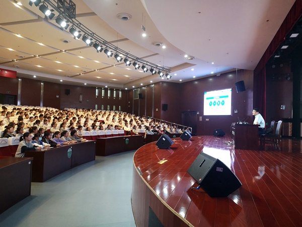 法治教育讲座4.jpg 法治教育讲座4.jpg