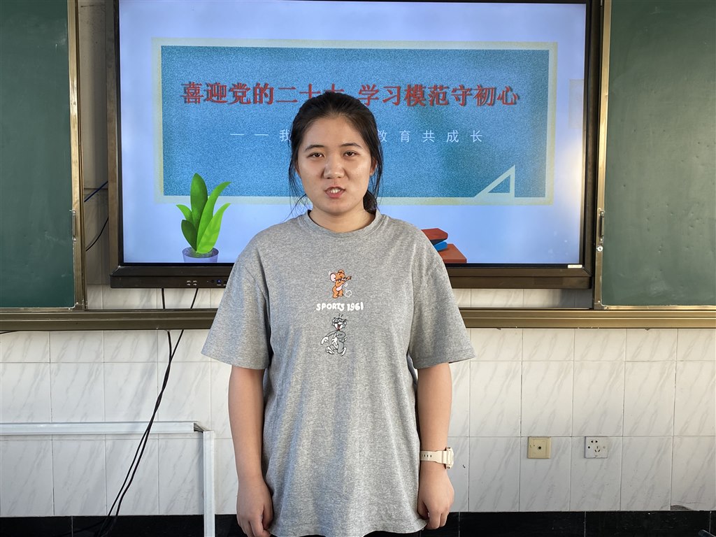 郑莲.JPG