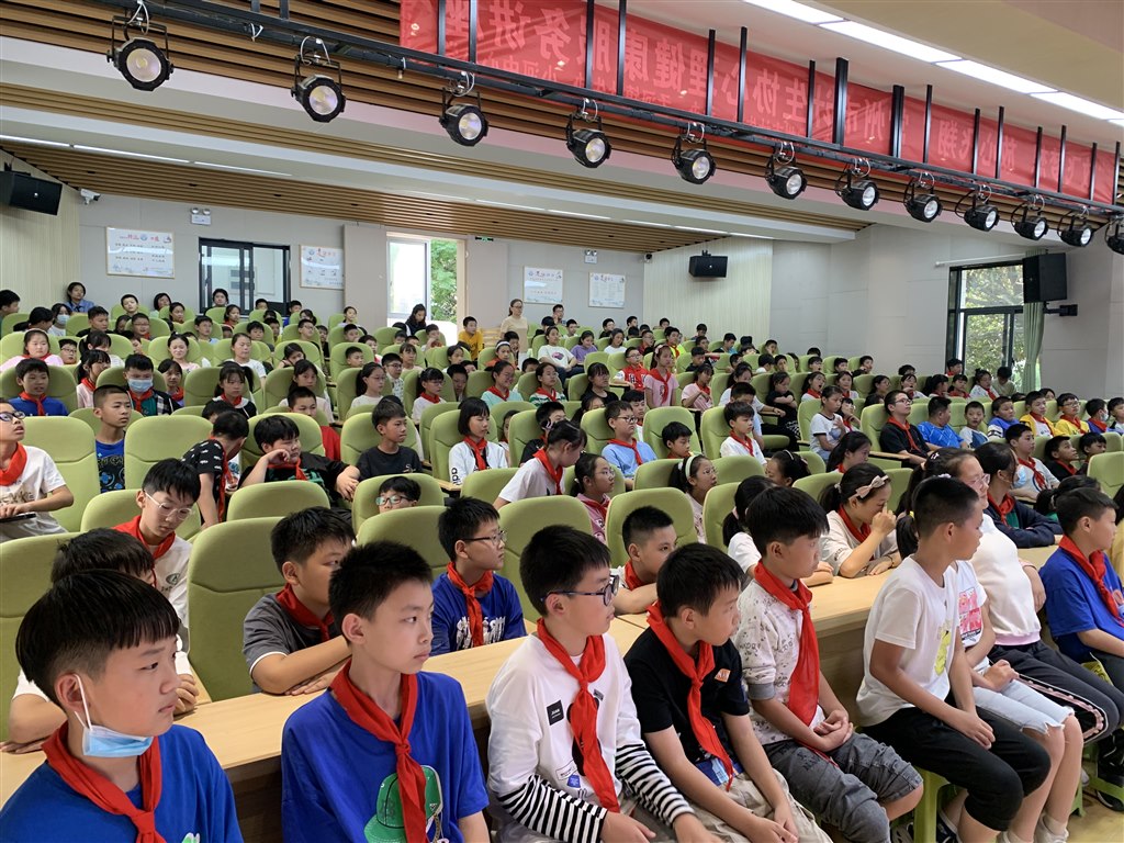 学生2.jpg
