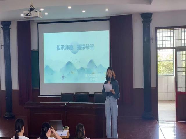 周子璐.jpg