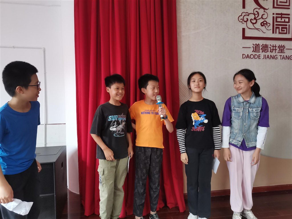S18主持与演讲.jpg