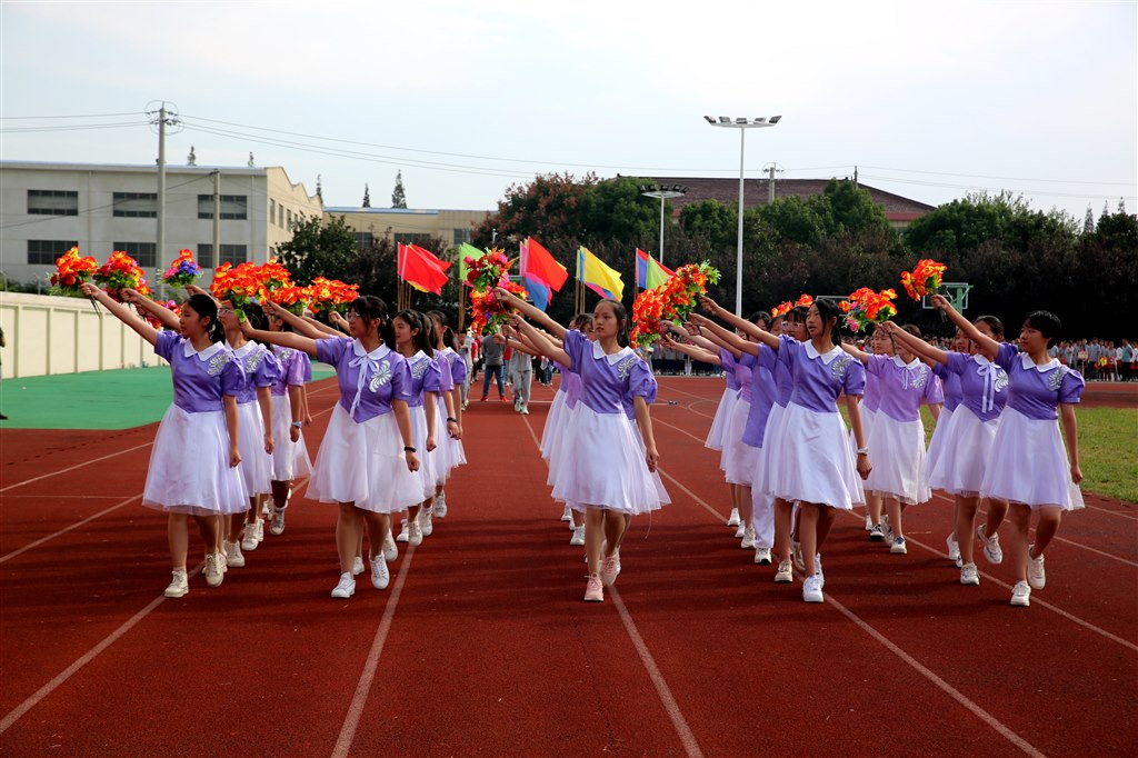 鲜花队.JPG