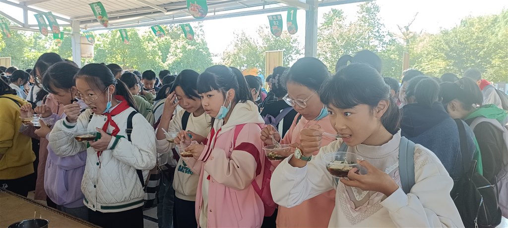 美味豆腐品尝.jpg