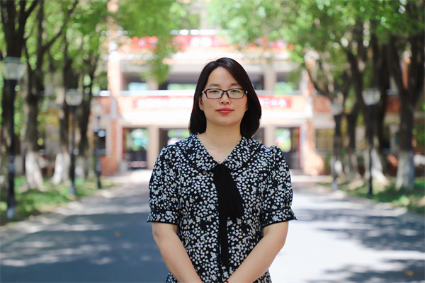许丽丹.jpg