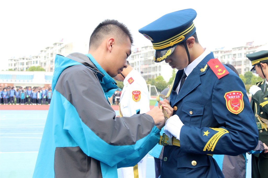 佩戴腰带环节1.JPG 佩戴腰带环节1.JPG