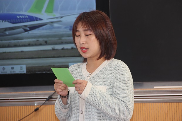 主持人蔡君颜1.JPG