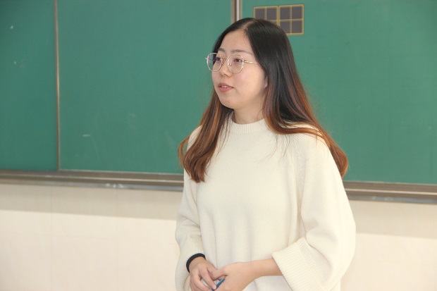 主持人许云1.JPG