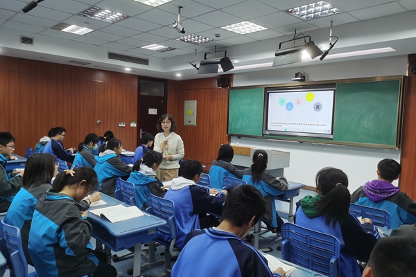 刘2_副本.jpg 刘2_副本.jpg