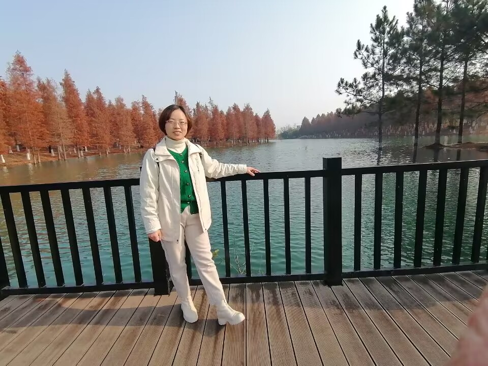 朱莲.jpg
