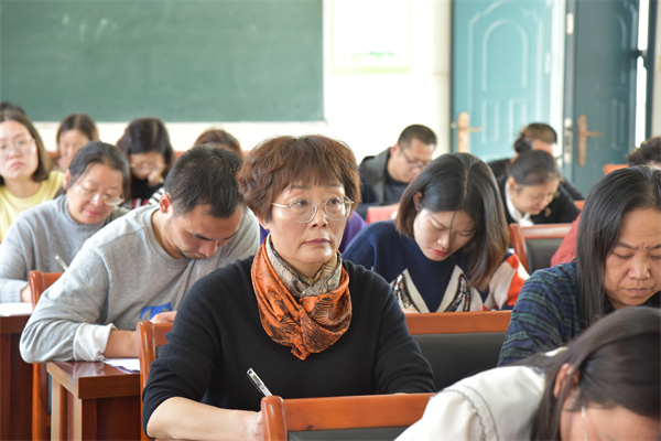 2022.10.31 漕桥小学七届二次教职工大会(教代会) (10).jpg
