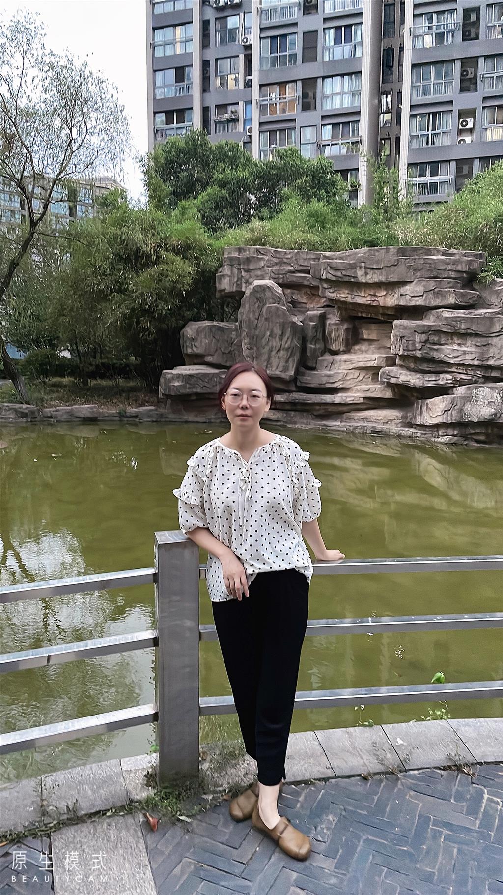 张婷.png