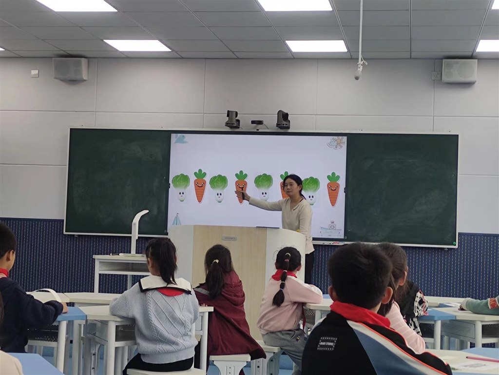 殷悦1.jpg