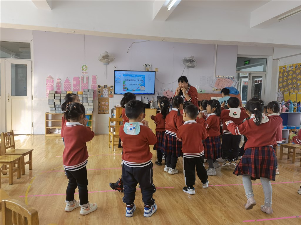 周小佳1.jpg