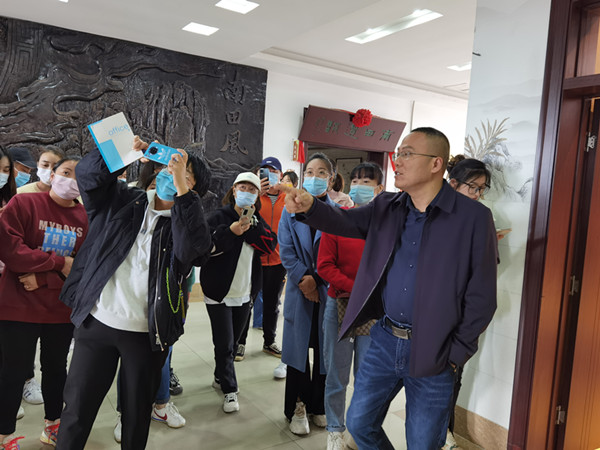 edc8ad20f6b9421e83bf58f48e2edbe2.jpg edc8ad20f6b9421e83bf58f48e2edbe2.jpg