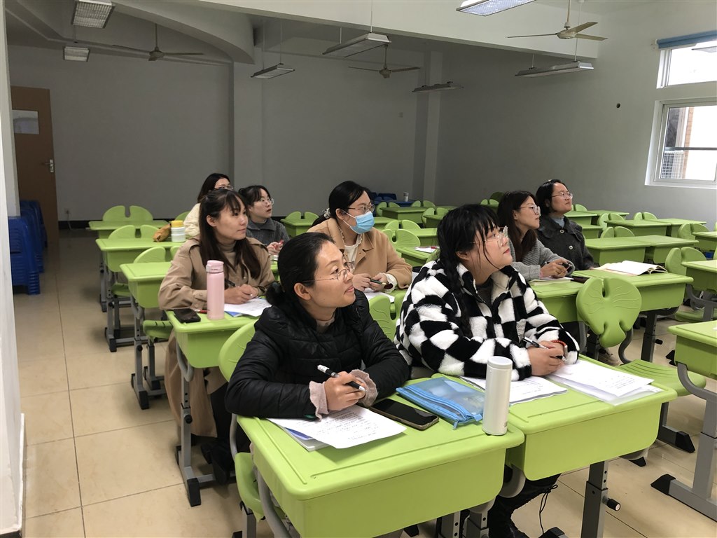 观摩1.JPG